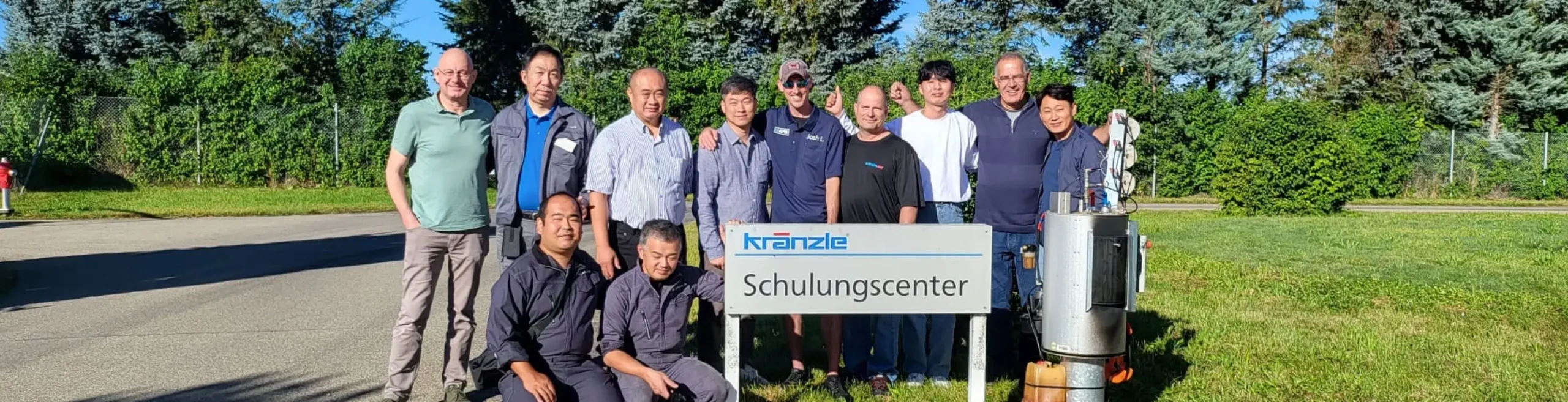 日本クランツレ スタッフの皆様の集合写真